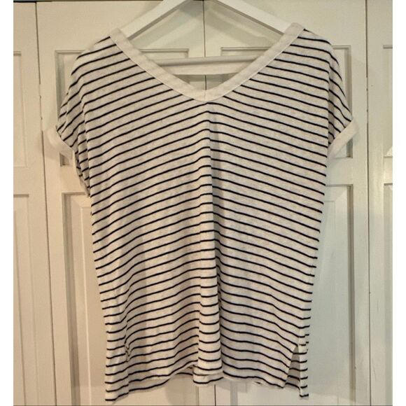 Loft vneck striped open back tshirt size small - Picture 2 of 8